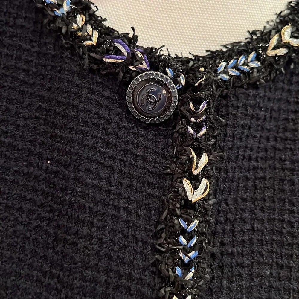 CHANEL Tweed JACKET SIZE 42 Navy with Silver Gold Blue thread - Picture 3 of 9